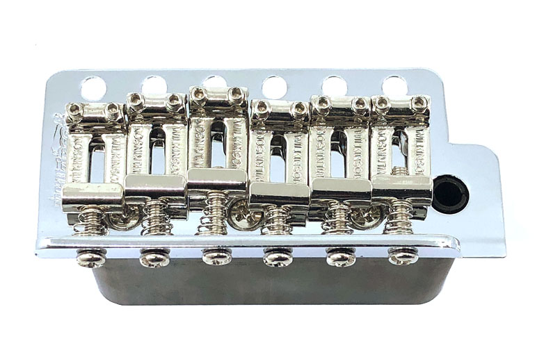 does it come with a tremolo arm?
